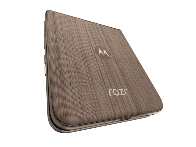 モトローラ、「motorola razr 60 ultra」に木材使用の限定カラー