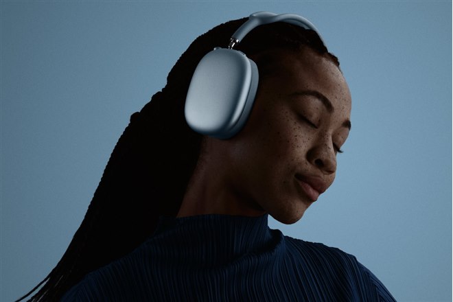 アップル、H2チップを搭載したオーバーイヤーヘッドホン「AirPods Max