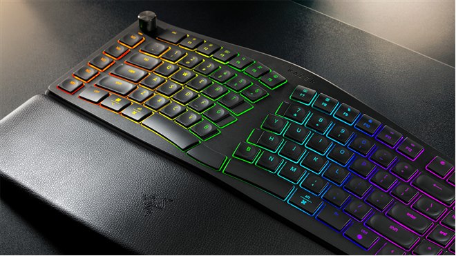 Razer、AI専用キーやRGB搭載のワイヤレススプリットキーボード「Razer
