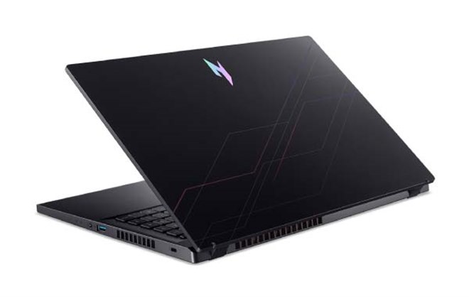 エイサー、「GeForce RTX 4050」を搭載した15.6型ゲーミングPC「Nitro