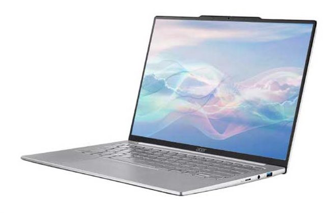 acer Swift X14 ノートPC(スペースキーに難あり) エイサー、軽量約980gで「Core Ultra 5/7」を搭載した14型有機ELノート