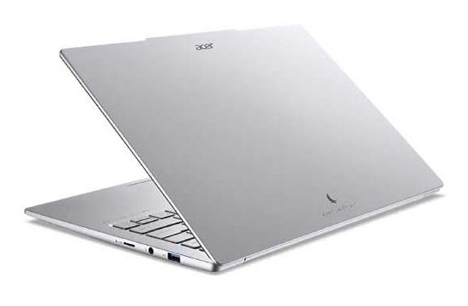 エイサー、軽量約980gで「Core Ultra 5/7」を搭載した14型有機ELノート