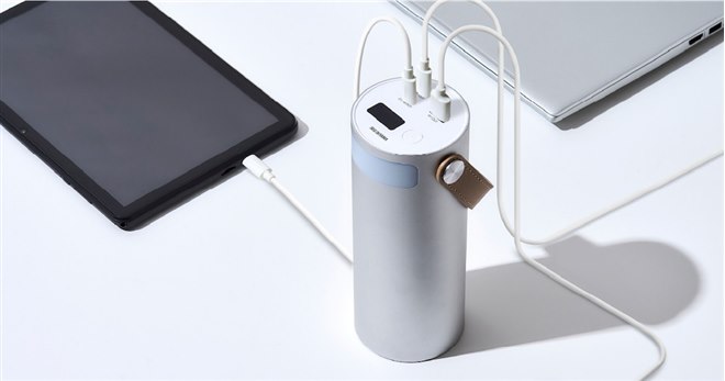 【新品未開封】モバイルバッテリー バッテリーステーション 大容量 コンパクト アイリスオーヤマ、40000mAhで660mLペットボトルと同等サイズの