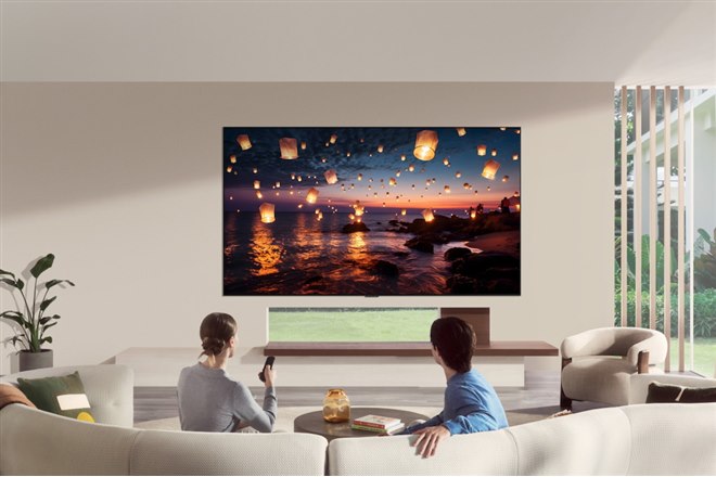 有機ELテレビ LG、厚さ1cm未満の薄型＆ワイヤレスを採用した83V型4K有機ELテレビ「LG