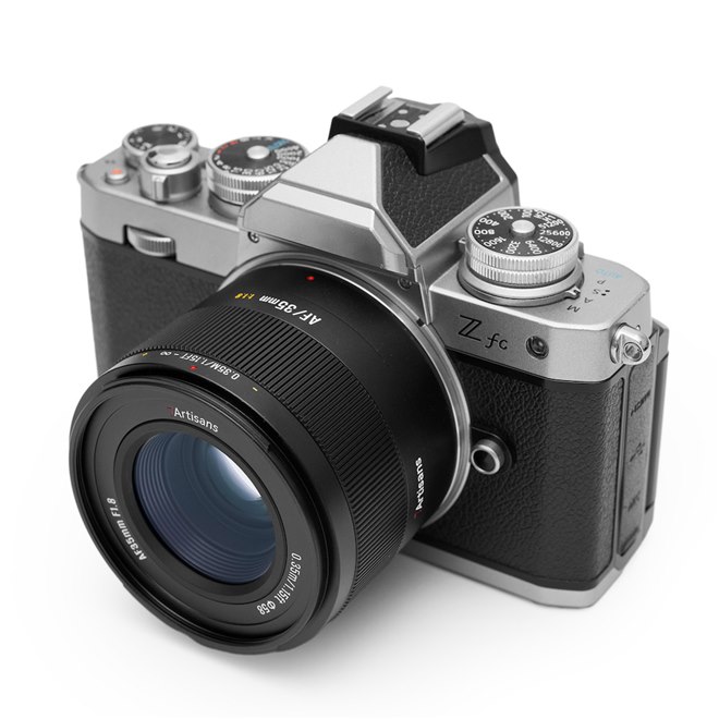 七工匠、AFに対応したZマウント用の大口径レンズ「25mm F1.8 AF