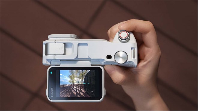 Insta360、アクションカム「Insta360 Ace Pro 2」に新色アークティック
