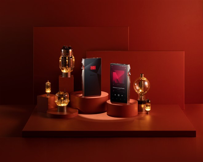 Astell&Kern、4基のビンテージ真空管を採用したハイエンドDAP