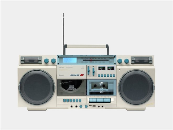 ドウシシャ、「ずっと真夜中でいいのに。」とのコラボラジカセ「SCR-B9