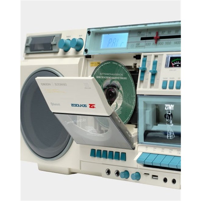 ドウシシャ、「ずっと真夜中でいいのに。」とのコラボラジカセ「SCR-B9