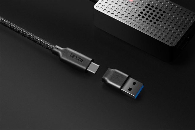 �uLexar microSDXC Express�J�[�h���[�_�[ RW540 LRW540U-RNHNG�v