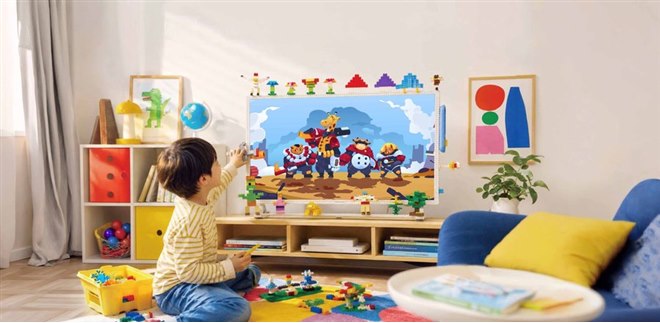 オリオン、ブロックでデコれる32V型チューナーレステレビ「DECORA