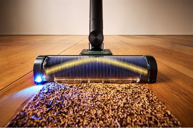 スティッククリーナー 本体 ブラック Shark、3つのセンサーや独自ハンドルを採用したコードレススティック