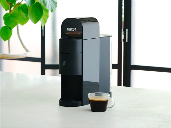 ネスレ、静音設計のスリムなコーヒーメーカー「ネスカフェ ゴールド