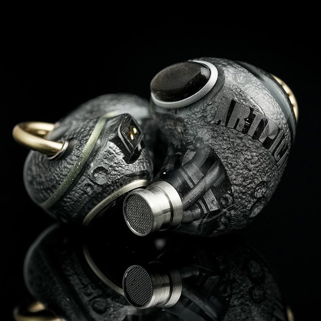 【新品未開封】Artpical Raphael Black-Gold　イヤホン ARTPICAL、天然石や立体シェルを採用した有線イヤホン「Lunar Ring