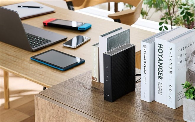 エレコム、体積約57％削減したコンパクトなWi-Fi 7対応ギガビットLAN