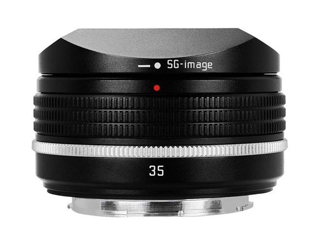 SG-image、単焦点レンズ「AF 35mm F2.2」にクラシカルな特別デザインを