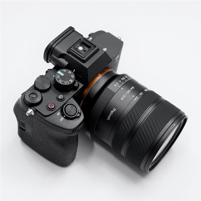 �uVoyager AF 24-50mm f/2.8�v