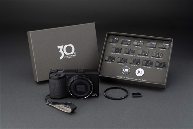 リコー、GRシリーズ30周年を記念した「RICOH GR IV 30th Anniversary