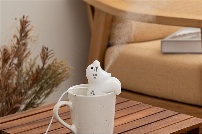ライフオンプロダクツ、アニマルが口からミストを噴霧するミニ加湿器