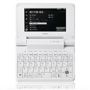 [D5�i�z���C�g�j] ����33�R���e���c�����^�����|�[�^�u���I�[�f�B�I�Ƃ��ė��p�\�ȓd�q�����B���̉��i��2GB���f����39,800�~�A4GB���f����44,800�~�i�Ƃ��ɐō��j