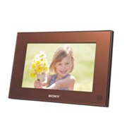 [DPF-D70] �N���A�t�H�g�t���𓋍ڂ����f�W�^���t�H�g�t���[���i7�^/�u���E���j�B�s��z�艿�i��20,000�~�O�� 