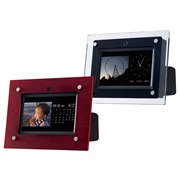 [framee-L] 1GB�̓����������[�𓋍ڂ���7�^�f�W�^���t�H�g�t���[���B���̉��i��17,800�~�i�ō��j 