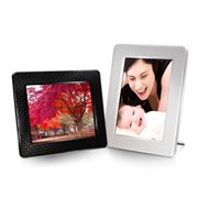 [PF730] 2GB�̑�e�ʃ������[�𓋍ڂ���7�^�f�W�^���t�H�g�t���[��