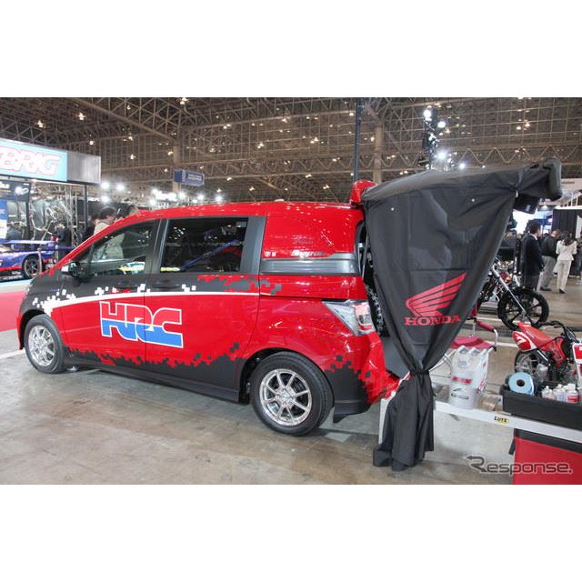 ホンダは『フリードスパイク』の「トランスポーター」バージョン（ホンダ・レーシングスペシャルカラー）を...
