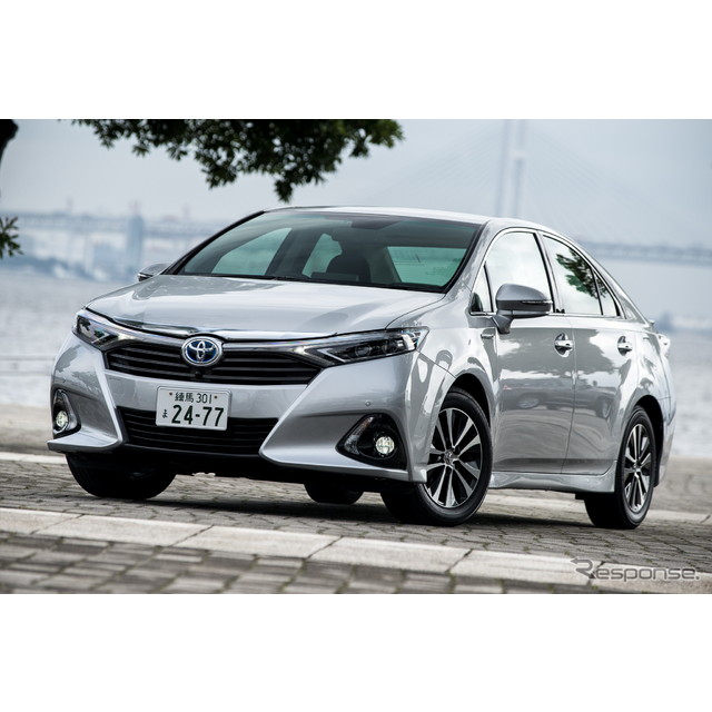 トヨタ自動車は、高級ハイブリッドセダン『SAI』をマイナーチェンジし、8月29日に販売を開始した。価格は32...