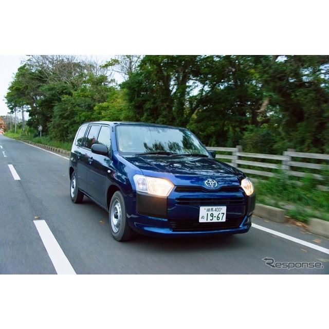 トヨタプロボックス新車取り外しタウンエ―ス商用バンタイヤ