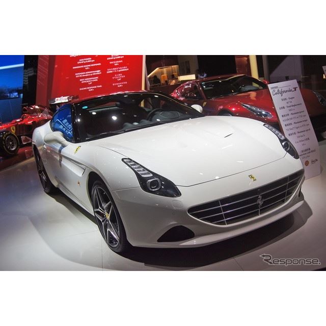 イタリアのスーパーカーメーカー、フェラーリは4月20日、中国で開幕した上海モーターショー15において、『...