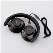 ハウジング部をアームの内側に折りたためるため、コンパクトに持ち運び可能。