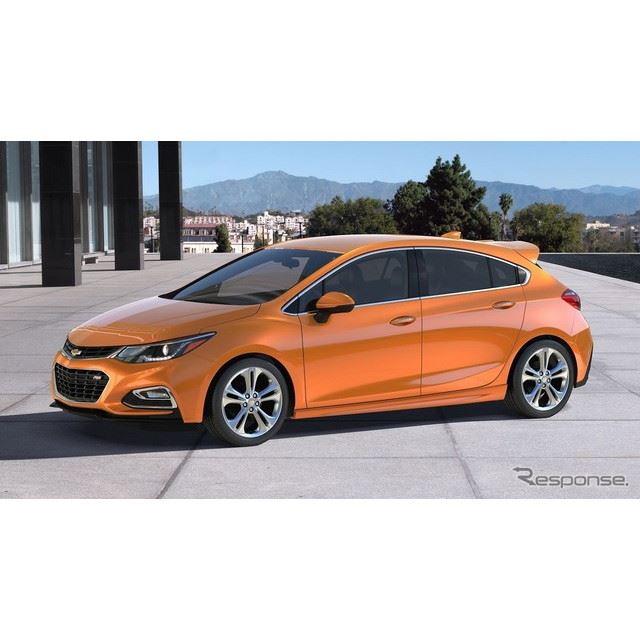 米国の自動車最大手、GMのシボレーブランドは1月7日、新型『クルーズ ハッチバック』の概要を明らかにした...