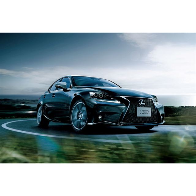 �g���^�����Ԃ�2016�N1��21���A���N�T�X�u�����h�̃Z�_���uIS300h�v�uIS200t�v�ɁA���ʎd�l�ԁgF�X�|�[�c M...