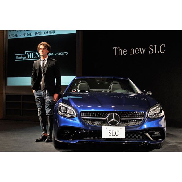 メルセデス・ベンツ日本は2016年6月2日、小型ロードスター「SLC」の販売を開始した。価格は530万円から。今...