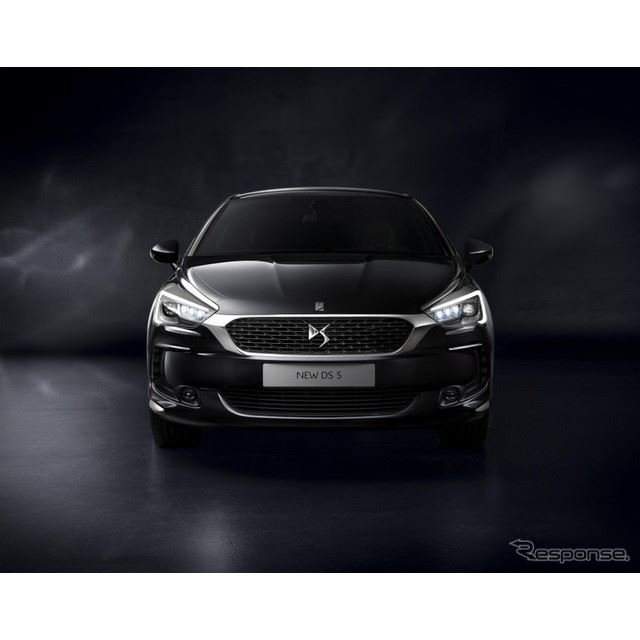 プジョー・シトロエン・ジャポンは、新型『DS 5』に2リットルクリーンディーゼルエンジン「BlueHDi」搭載モ...