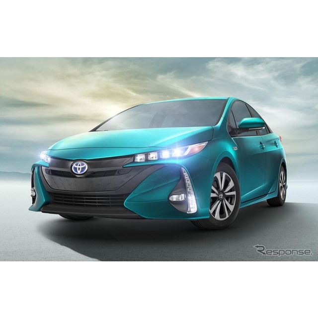 トヨタプリウスPHV
ハイマントテールランプ 新しさが楽しい、新型プリウスPHVに乗った | GQ JAPAN