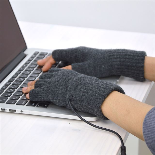 指の形に合わせたグローブ型ヒーター「USB指までヒーター手袋」、2,580円