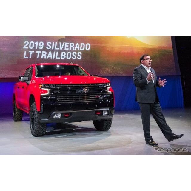 GMのシボレーブランドは、米国で開催中のデトロイトモーターショー2018において、新型『シルバラード』の「...