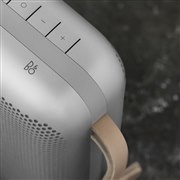 「Beoplay P6」に新色「ナチュラル」