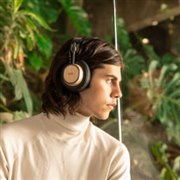 House of Marley�A�A�[�X�t�����h���[�ȑf�ނ��g�p����Bluetooth�w�b�h�z��