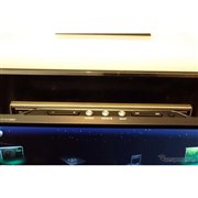 手探り操作でもわかりやすいようスイッチ形状にメリハリを付けた