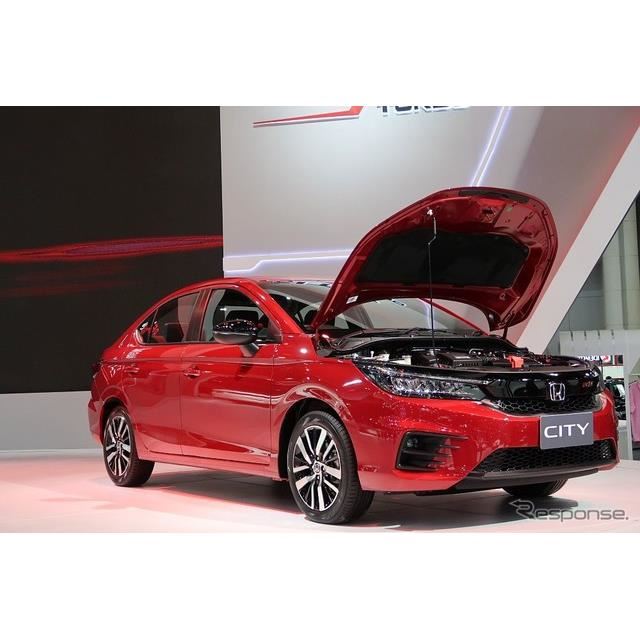 11��29������^�C�̃o���R�N�x�O�ŊJ�Â���Ă���u�^�C�����h���[�^�[�G�N�X�|�C2019�v�B�z���_�u�[�X�̃�...