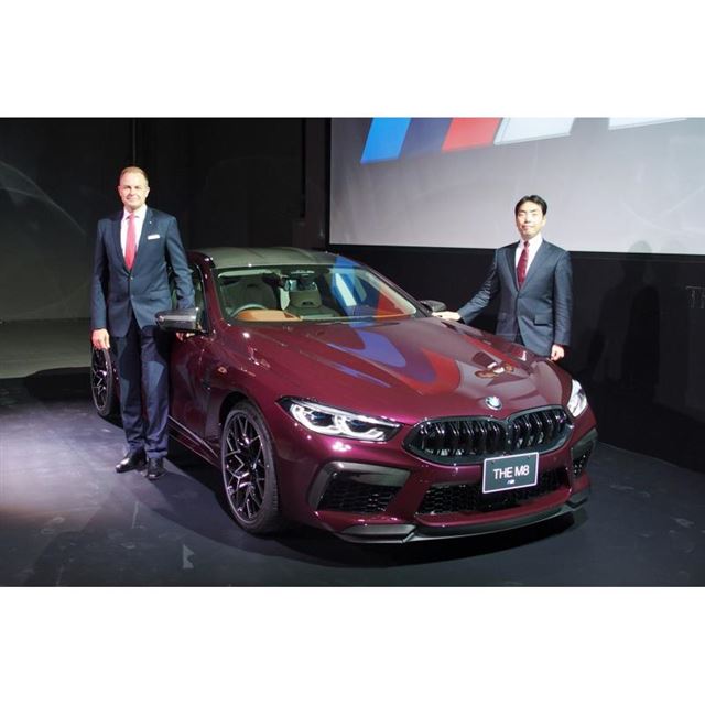 BMW�W���p����2020�N1��28���A�u2020�NBMW�O���[�v�V�t�L�҉�v�𓌋��E���C�ŊJ�ÁBBMW�̍����\���f���u...