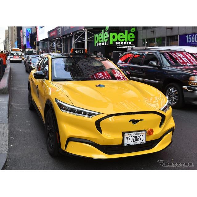フォードモーターのEV、フォード『マスタング・マッハE』（Ford Mustang Mach-E）が、米国ニューヨーク市の...