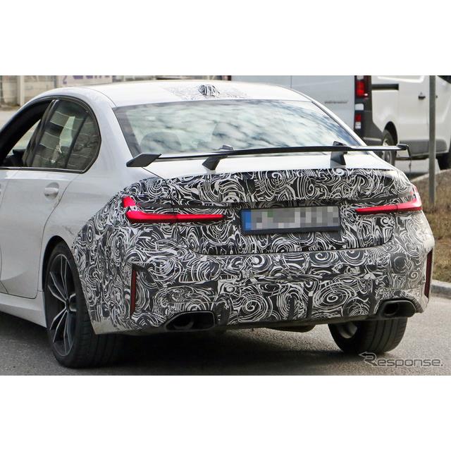 BMWは現在、主力モデル『3シリーズ』改良新型に着手しているが、その高性能モデルとなる『M340i』市販型プ...