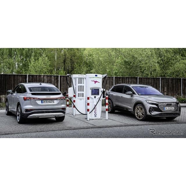 アウディ（Audi）は3月3日、電動SUVの『Q4 e-tron』と電動SUVクーペの『Q4 e-tronスポーツバック』の2022年...