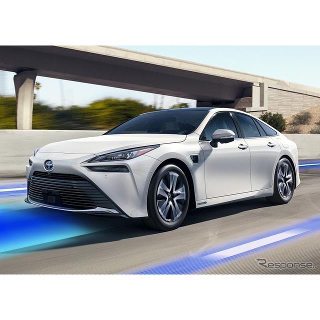 トヨタ自動車の米国部門は3月10日、燃料電池車の『ミライ』（Toyota Mirai）の2022年モデルを米国で発表し...