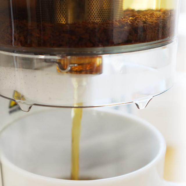 価格.com - コーヒーや紅茶を自動抽出、“湯温と蒸しにこだわるティーメーカー”「茶葉リスタ」