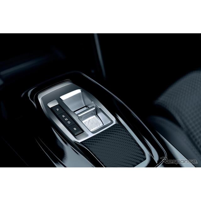 プジョー（Peugeot）は3月28日、欧州向けの『208』と『2008』のAT車のシフトレバーを、新開発のシフトスイ...